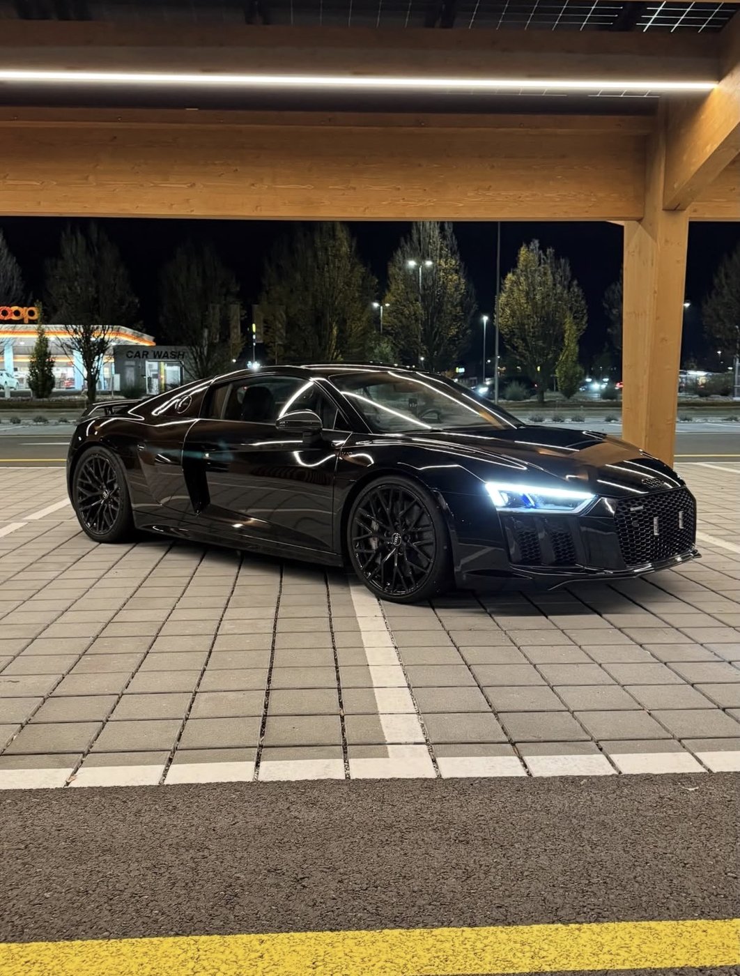 Audi R8 V10 Plus — vue 4